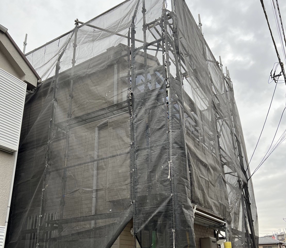 鎌ヶ谷市で外壁塗装・付帯部塗装・屋根塗装・コーキング工事・防水工事が始まりました！