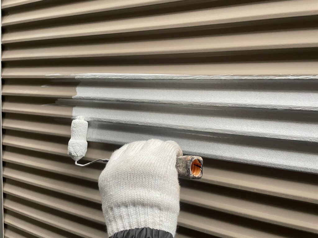 下塗り<br />
<br />
鉄製のためにプライマーを塗布します。<br />
<br />
材料：スーパーザウルスEX