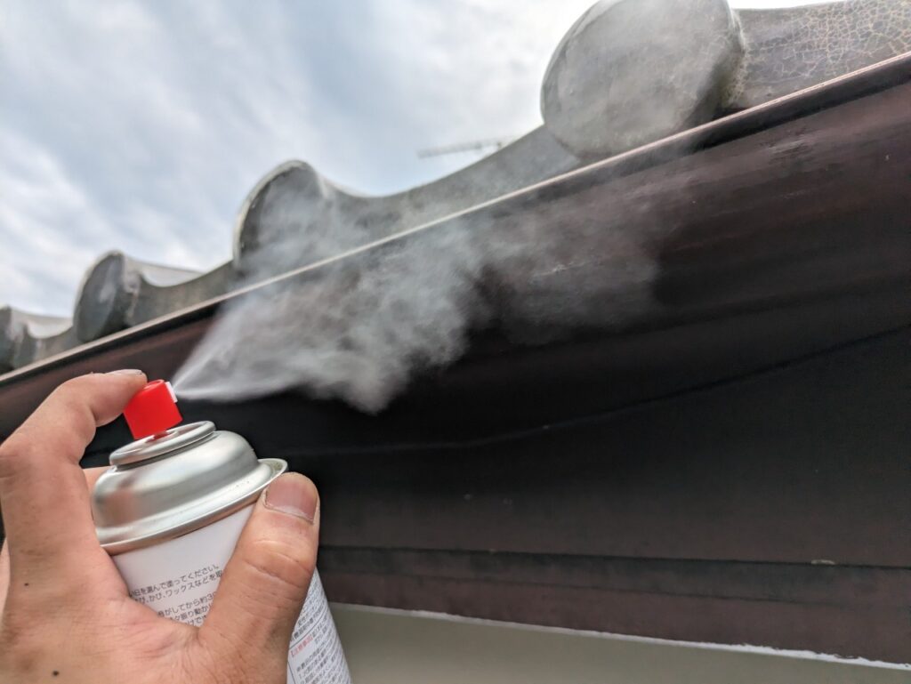 下塗り<br />
さらに密着性を良くする大事な工程になります。