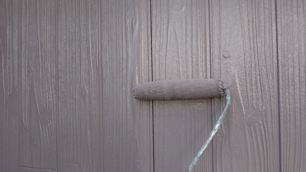 アクセント外壁塗装<br />
上塗り