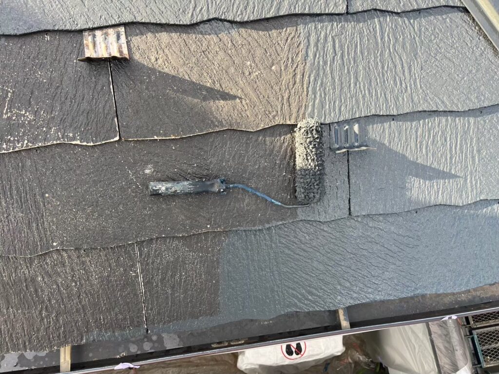 屋根塗装<br />
中塗り