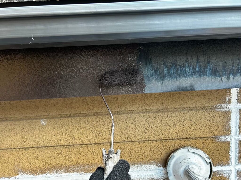 破風板<br />
下塗り