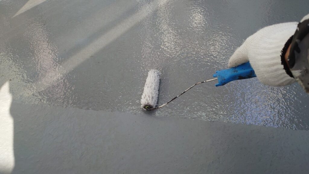 ベランダ防水<br />
下塗り