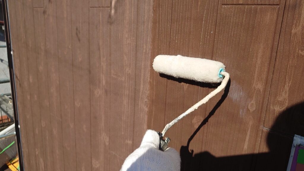 アクセント外壁塗装<br />
下塗り