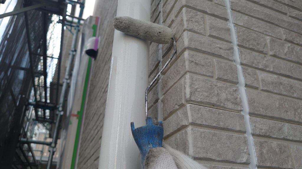 雨樋塗装<br />
下塗り