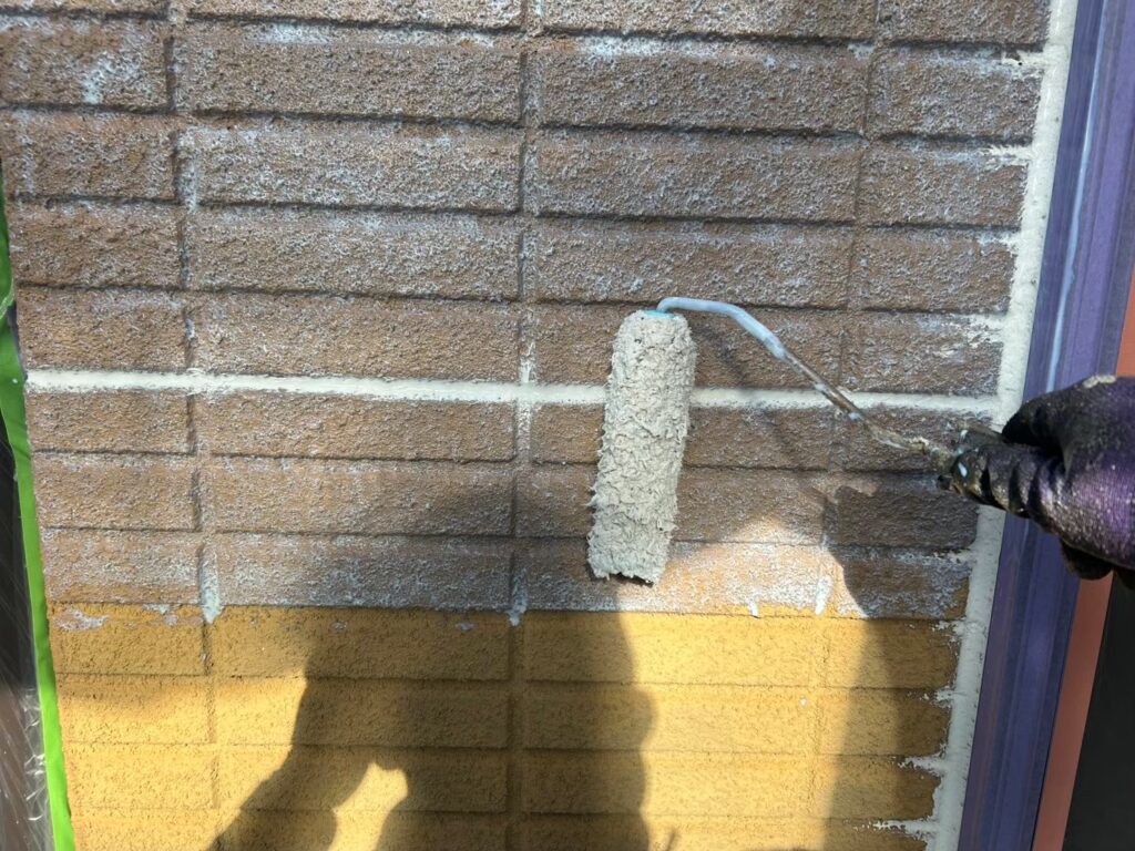 外壁塗装<br />
下塗り１回目