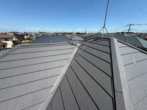 【千葉県船橋市大穴】H様宅　パミールの屋根を金属屋根でカバー工法の施工事例