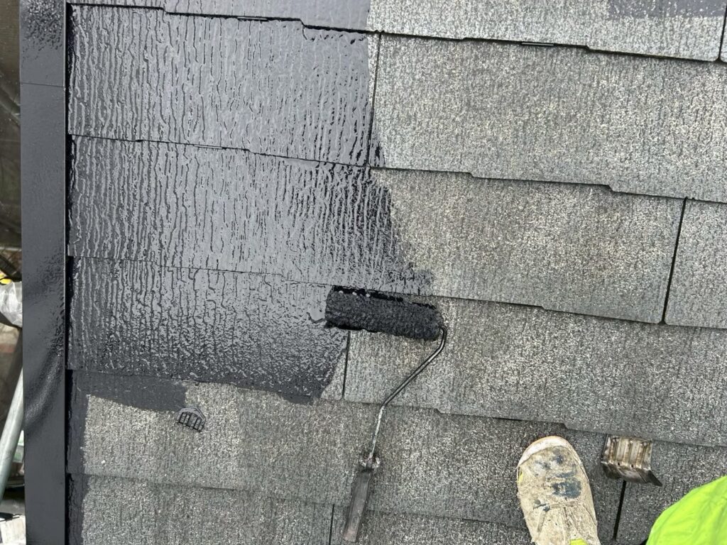 屋根塗装<br />
中塗り