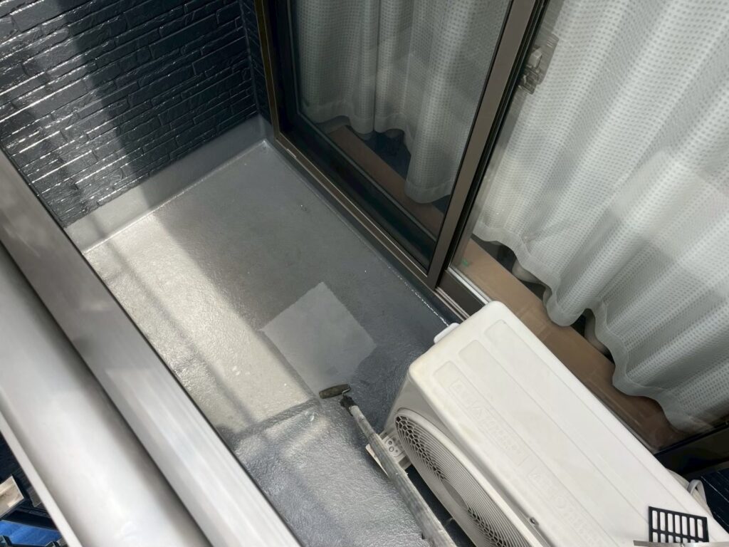 トップコート<br />
下塗り/塗り替え用プライマー