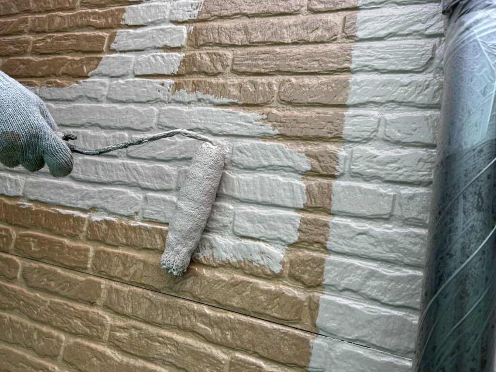 中塗り<br />
仕上げ塗料での１回目の塗装。<br />
