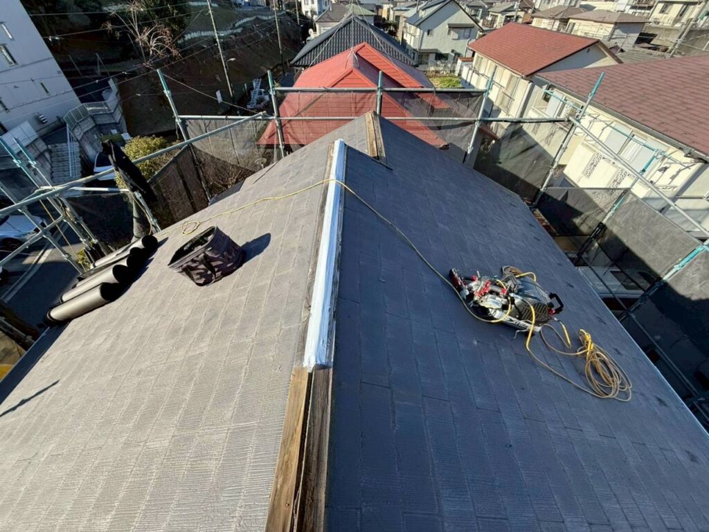 まずは既存棟板金撤去