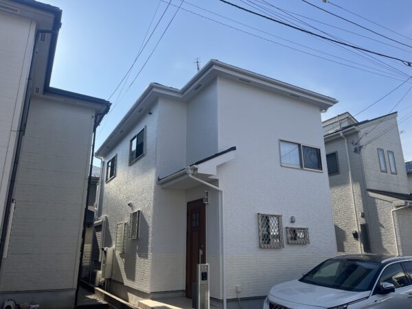 【船橋市松が丘】外壁塗装・屋根塗装｜フッ素塗料×光触媒で色分け＋タイル調デザイン塗装の施工事例