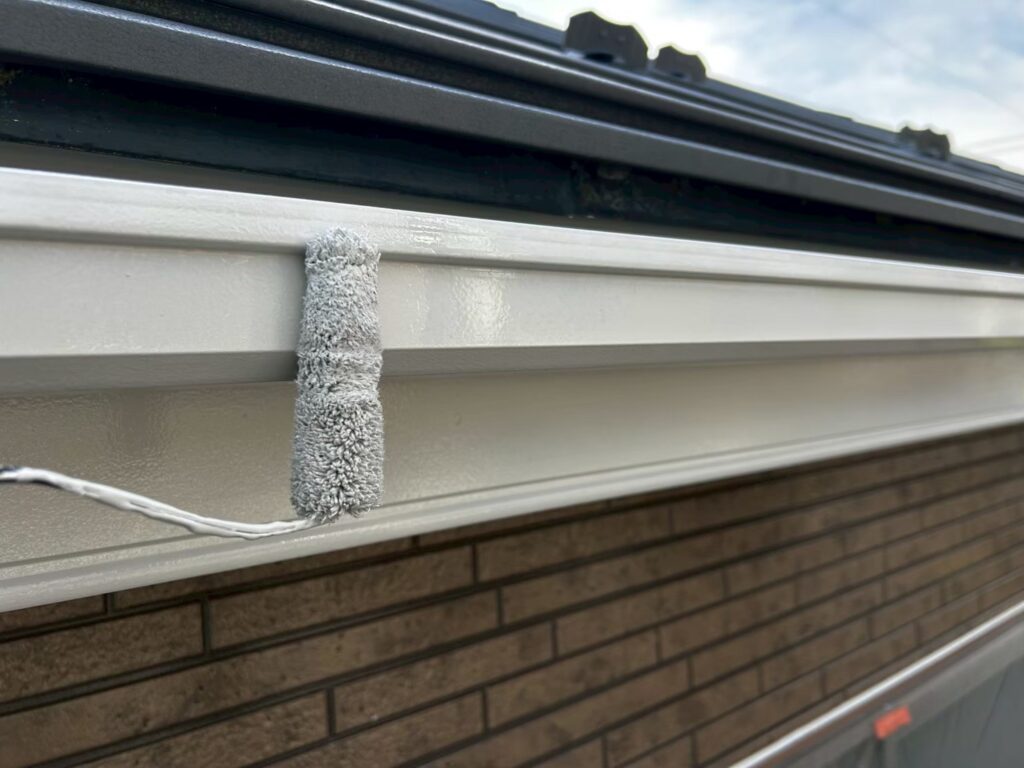 中塗り<br />
仕上げ塗料での１回目の塗装。<br />
