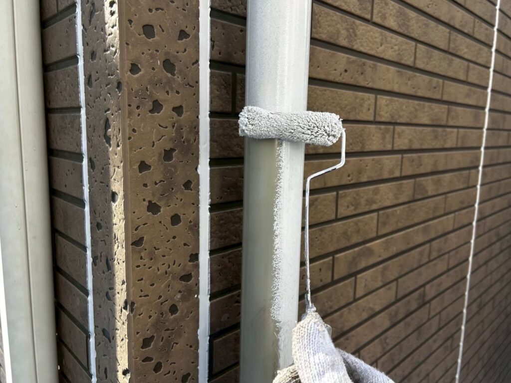 中塗り<br />
仕上げ塗料での１回目の塗装。<br />
