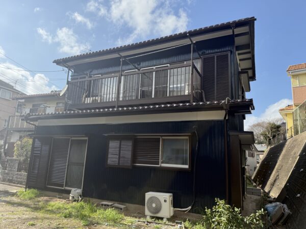 船橋市飯山満町｜金属サイディング 外壁塗装 錆止め下塗り＋セミフロンマイルドⅡ【3社比較・築30年】
